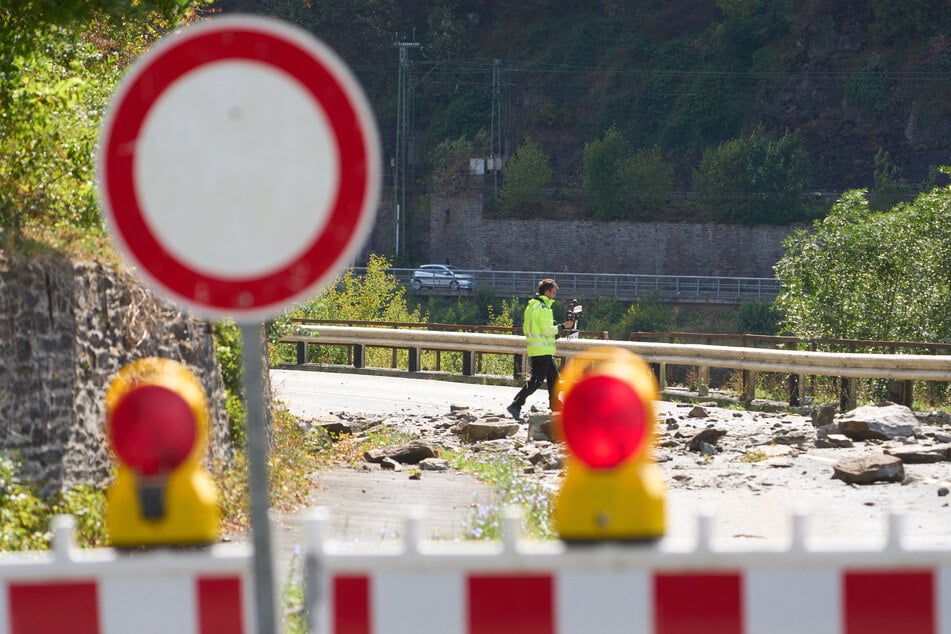 Die Bundesstraße an der Loreley musste gesperrt werden. (Archivbild)