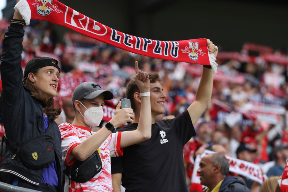 RB-Leipzig-Fans jubeln in der Red Bull Arena - bald wieder mit mehr Zuschauern?