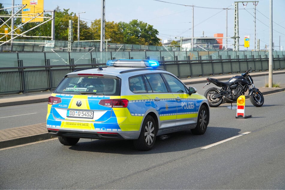 Die Polizei nahm den Unfall, bei dem der Fahrer (48) der Yamaha verletzt wurde, auf.