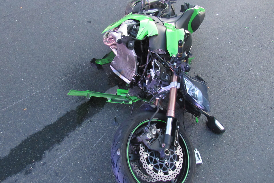 An der Kawasaki des Bikers (30) entstand ein Totalschaden.