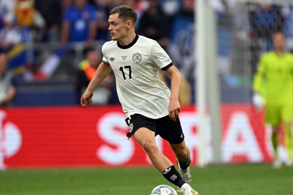 Deutschlands Nationalspieler Florian Wirtz (22) soll noch am Freitag einen Vertrag beim FC Liverpool unterzeichnen.