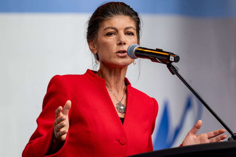 Sahra Wagenknecht (56, BSW) wirft dem Wahlprüfungsausschuss vor, auf Zeit zu spielen.