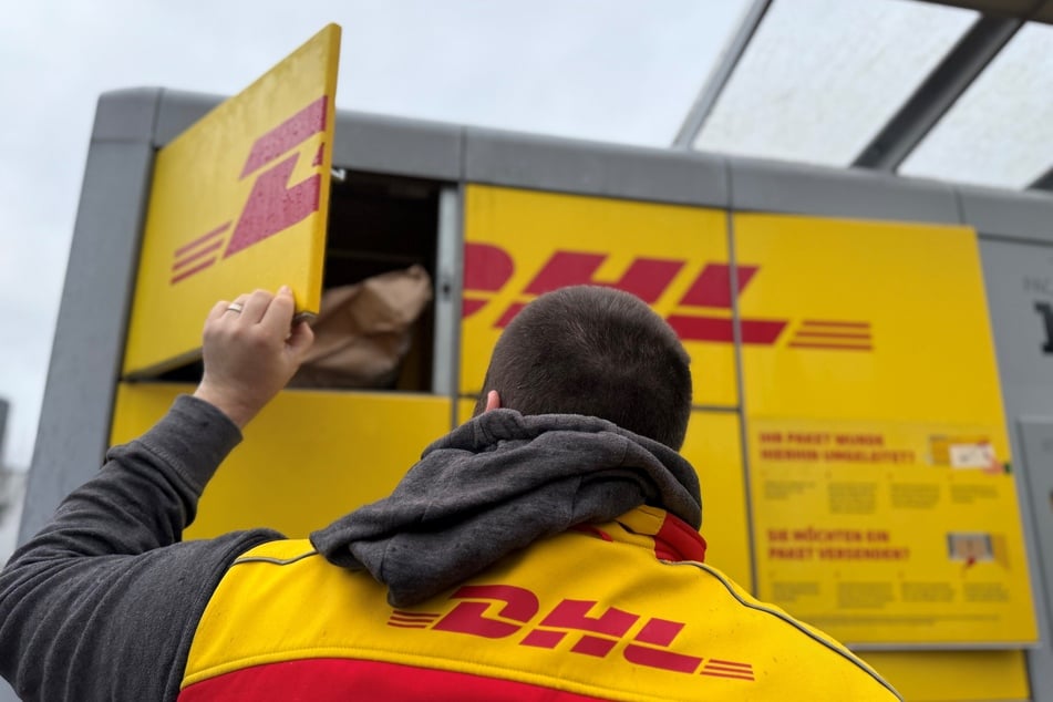 Bis 2030 möchte der Logistikkonzern DHL die Zahl seiner Paketautomaten auf 30.000 verdoppeln.