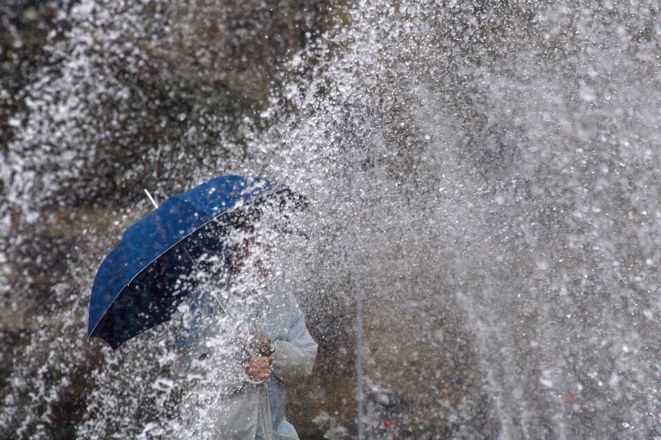 In Magdeburg sind seit Mittwoch 32 Springbrunnen in Betrieb gegangen. (Archivbild)