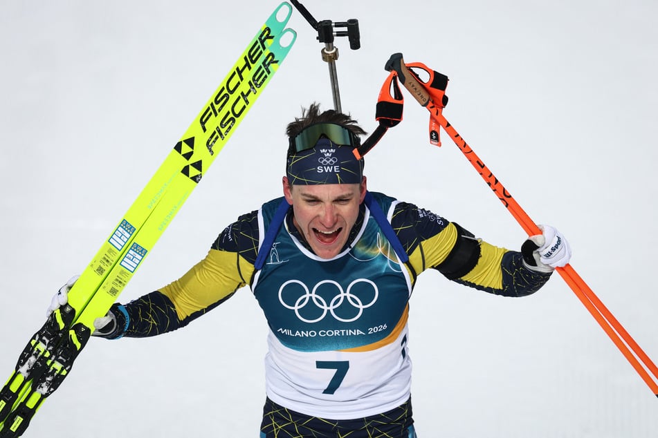 Martin Ponsiluoma holt das erste Biathlon-Gold für Schweden.