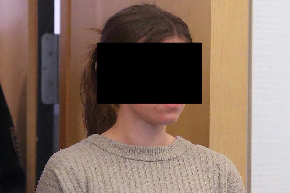 Lisa D. (24) muss sich wegen Kindestötung am Landgericht Dresden verantworten.