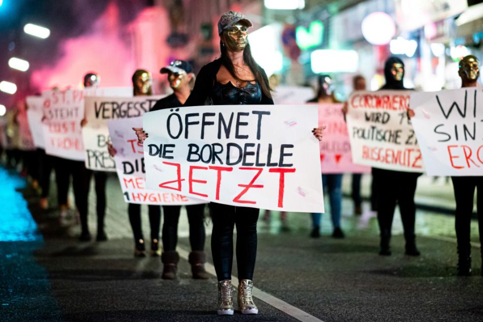 Sexarbeiterinnen fordern eine Öffnung der Bordelle in Hamburg.