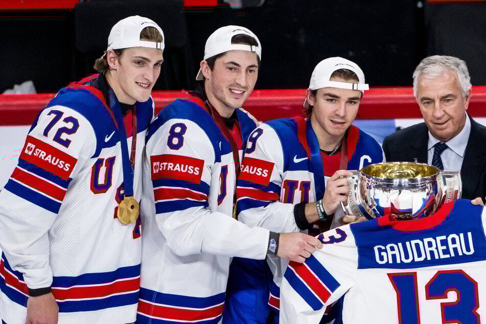 USA feiern historischen WM-Sieg im Eishockey: Mit dieser Geste rühren sie danach zu Tränen