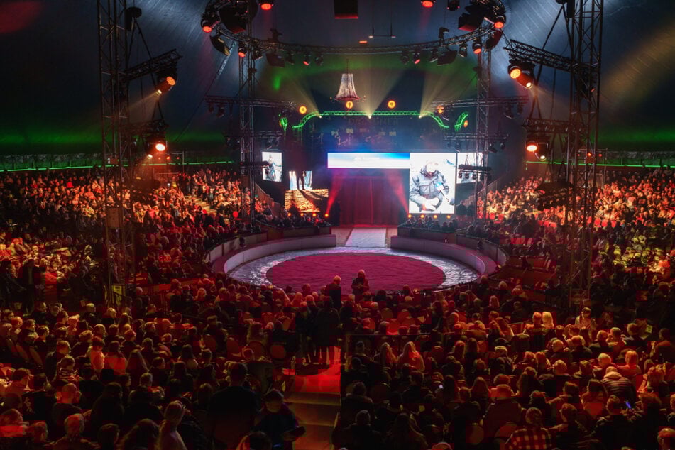 Beim Dresdner Weihnachts-Circus wird ab dem 12. Dezember in eine ganz besondere Welt eingetaucht.