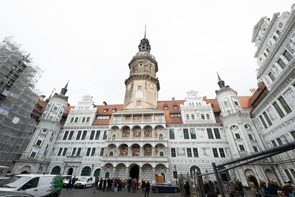 Wird seit den 1980er-Jahren wieder aufgebaut: Das Residenzschloss brannte beim Luftangriff auf Dresden (13. Februar 1945) weitgehend aus.