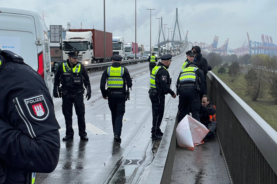 "Letzte Generation" misslingt erneute Blockade der Köhlbrandbrücke
