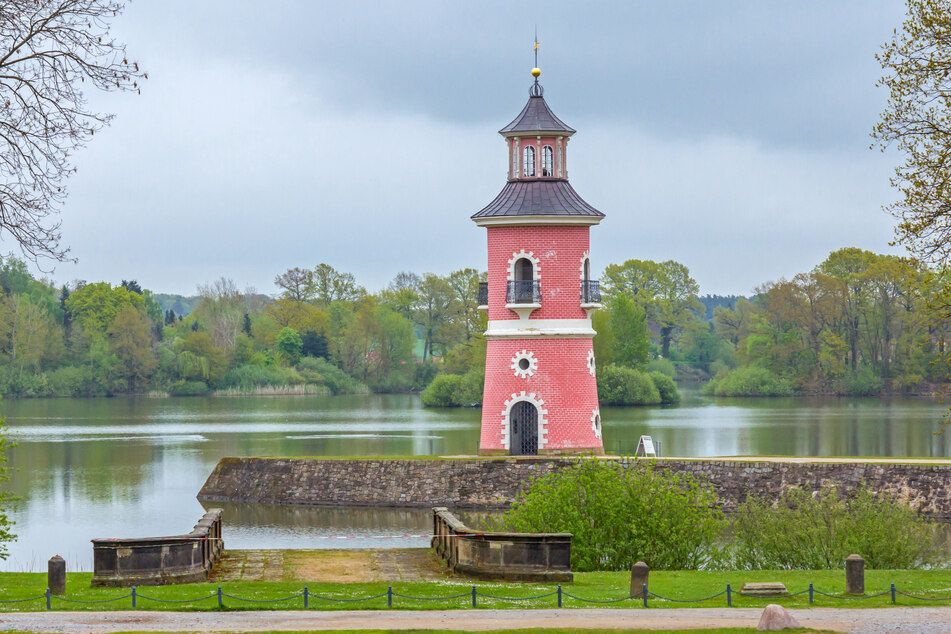 Auch wenn er als solcher nie genutzt wurde, ist der Leuchtturm in Moritzburg hübsch anzusehen.