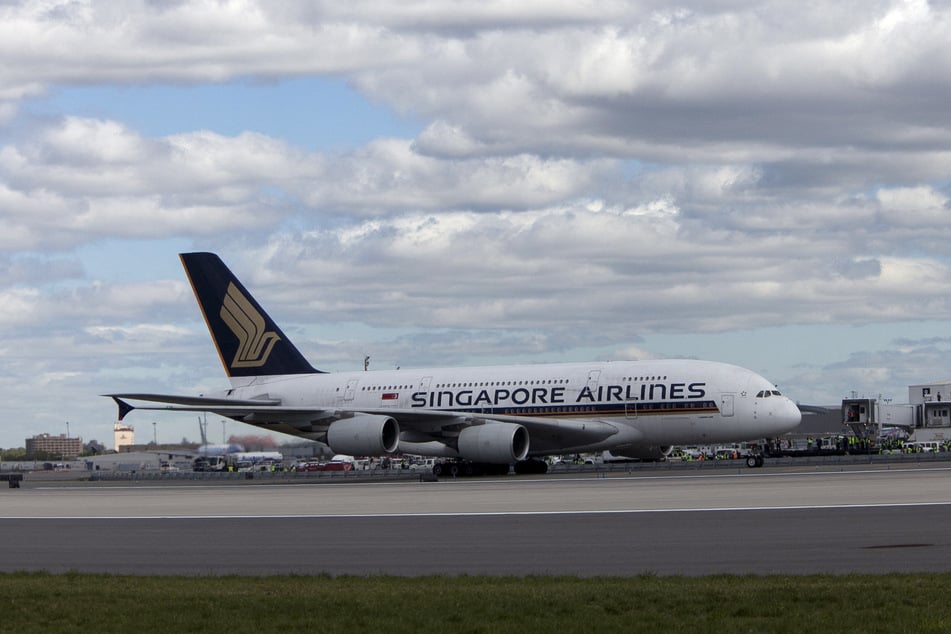 Der widerliche Vorfall ereignete sich an Bord einer Singapore-Airlines-Maschine.