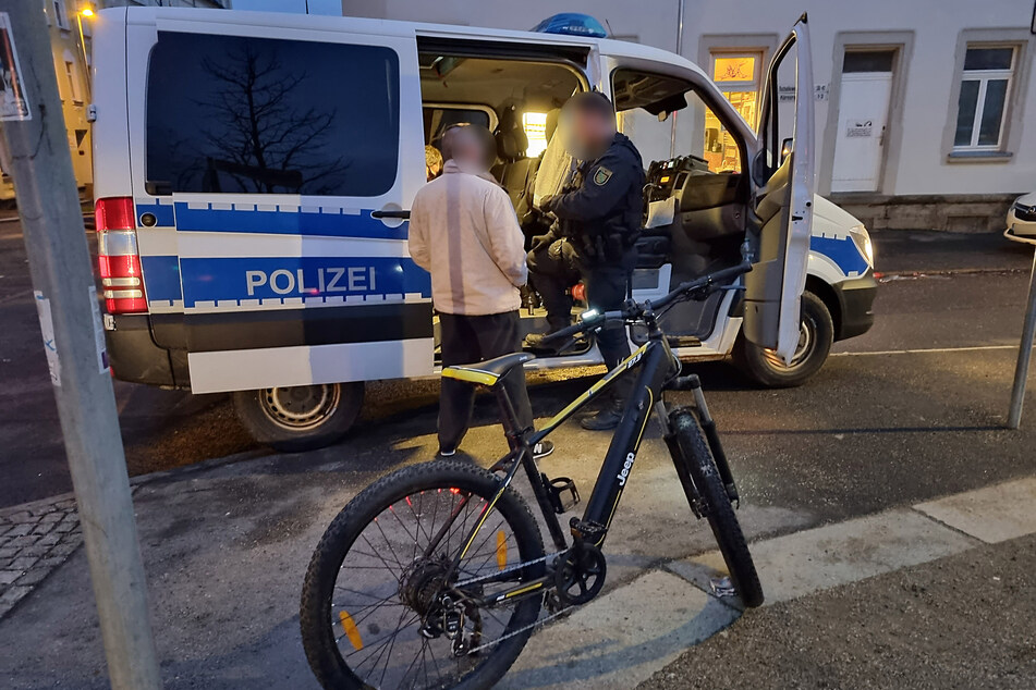 Die Polizei kontrollierte am Donnerstag, wie hier in der Zietenstraße auf dem Chemnitzer Sonnenberg, mehrere Personen.
