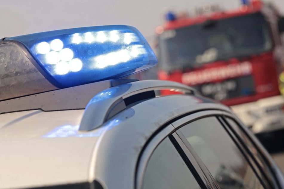 Die Rettungskräfte konnten den Mann wieder an Land bringen. (Symbolfoto)