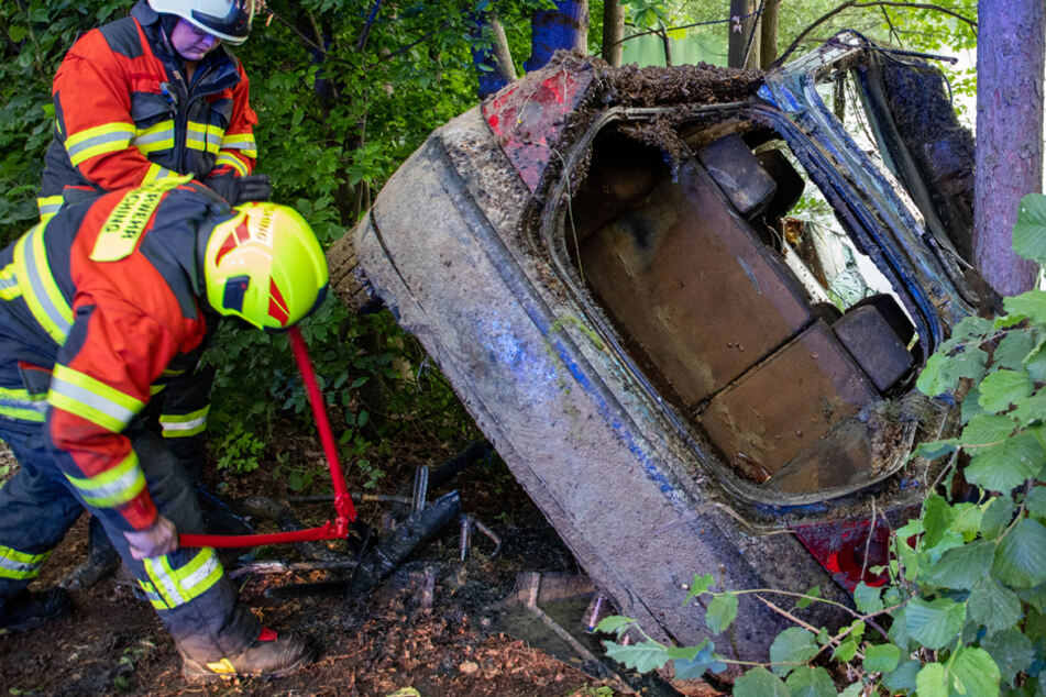 Die Polizistenmörder versenkten den gestohlenen Ford Mondeo in einem Weiher.