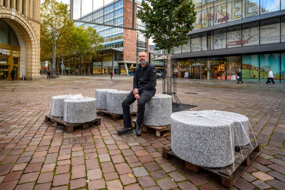Chemnitz: Neue Sitzgelegenheiten am Chemnitzer Marktbaum