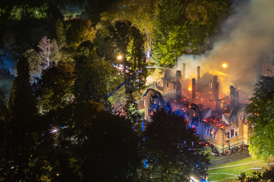 "Kommando Georg Elser" bekennt sich zu Schloss-Brand: Drohung gegen Thurn und Taxis