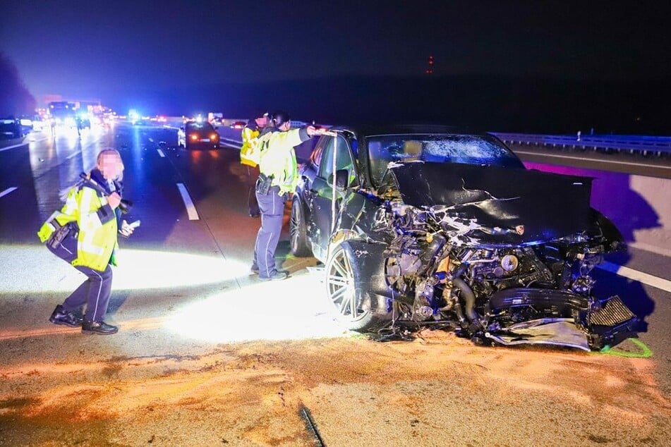Die A5 musste am Freitagabend zur Unfallaufnahme und Fahrbahnreinigung gesperrt werden.