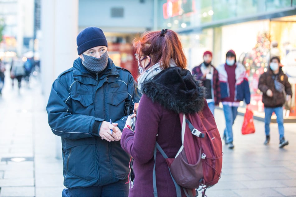 Schon im letzten Jahr kontrollierte das Ordnungsamt die Maskenpflicht. Teils gab es dabei kuriose Ausreden.