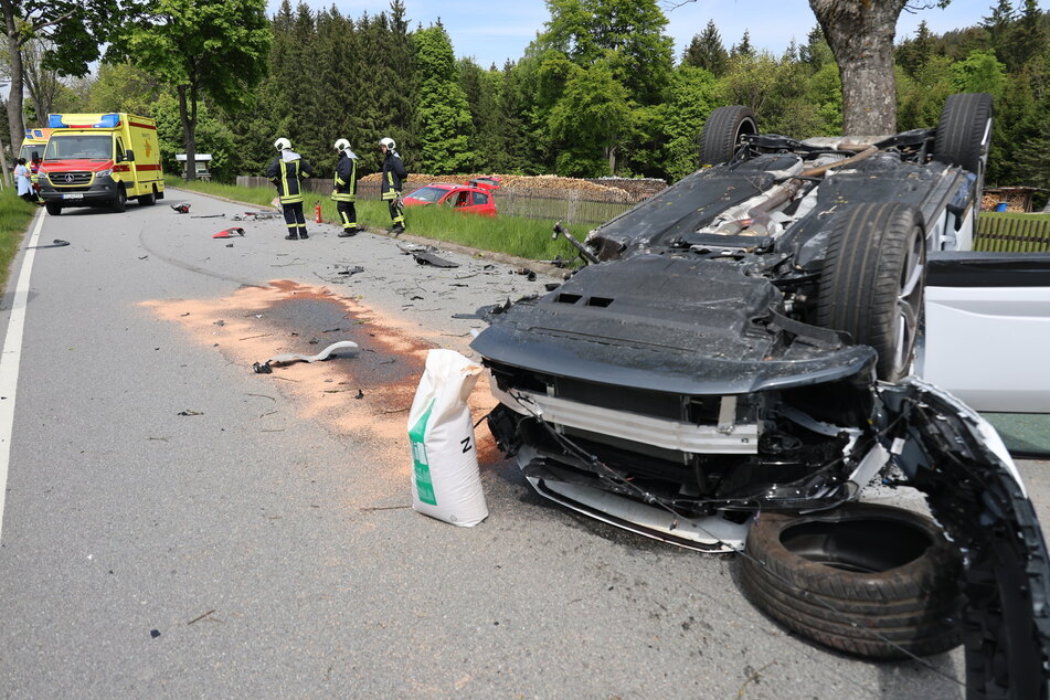 Verkehrschaos im Erzgebirge: Straße nach Unfall gesperrt