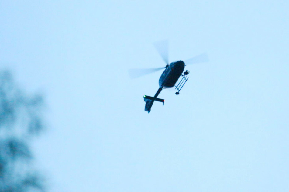 Auch ein Helikopter war im Einsatz.