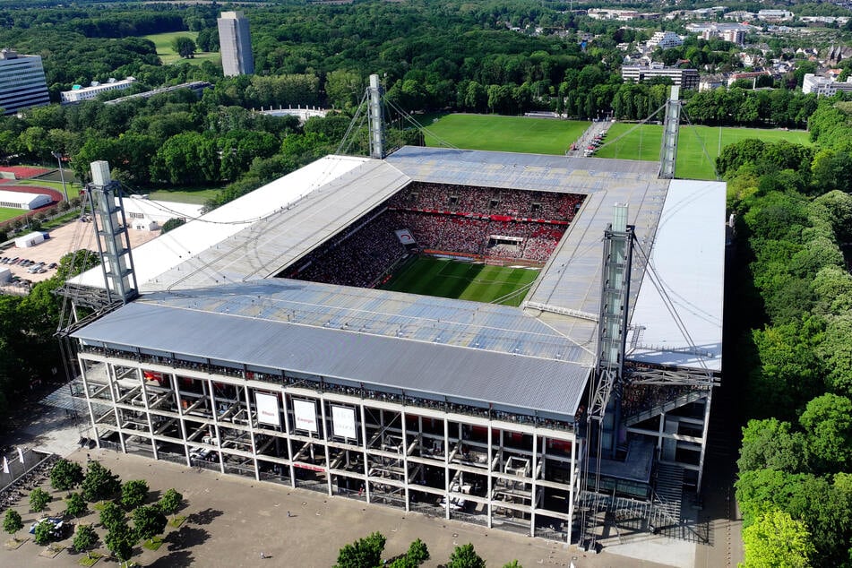 Rund um das RheinEnergie-Stadion im Kölner Westen finden in den nächsten Wochen umfassende Arbeiten statt. Es kann daher zu Verkehrsbeeinträchtigungen kommen. (Archivfoto)