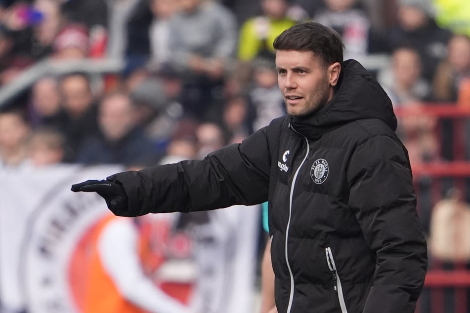 Trainer Fabian Hürzeler (31) kehrte mit dem FC St. Pauli zu den Basics zurück, die sie zuvor stark gemacht hatten.