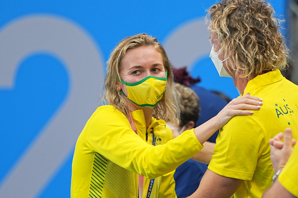 Ariarne Titmus (20) gewann Gold bei den Olympischen Spielen von Tokio und jubelt hier mit ihrem Trainer Dean Boxall.