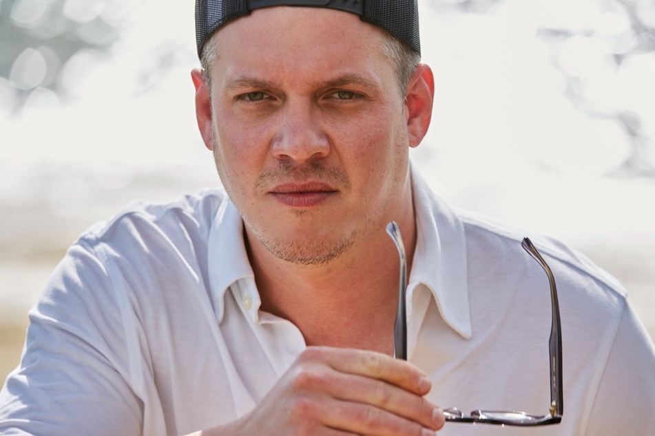 Ein Kandidat ist Gustav (32) aus Paderborn: Da Maxime auf gutes Essen steht, kann der Gastronom das Herz der Kommunikationsdesignerin vielleicht erobern.