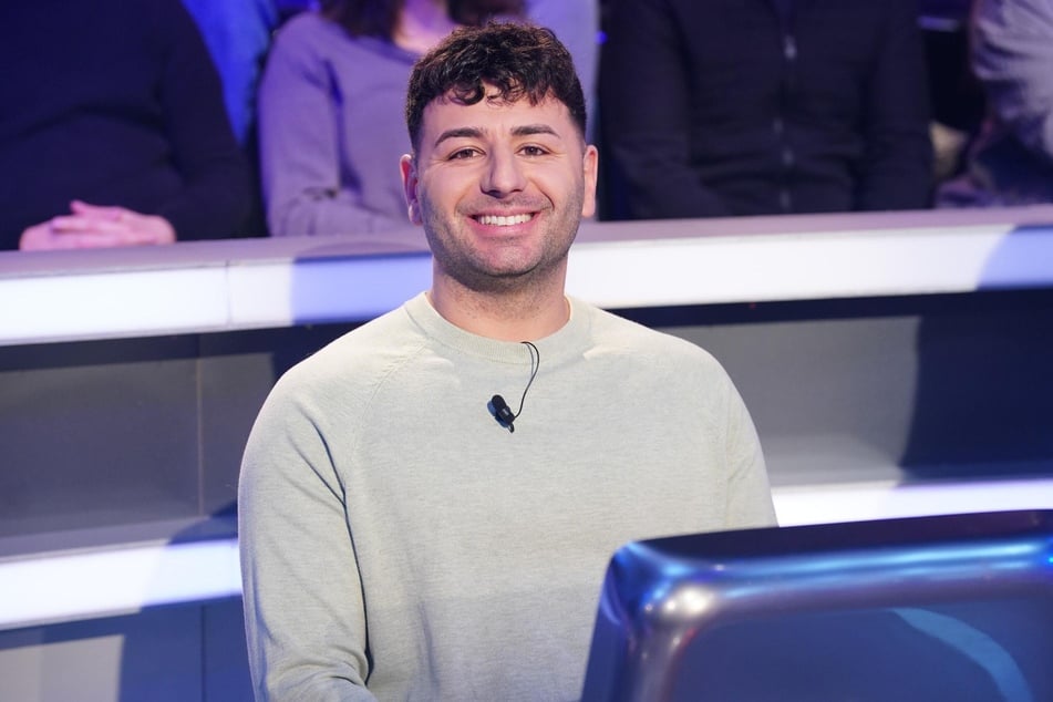 Feuerwehrmann Can Calik sorgte bei "Wer wird Millionär?" mit einer Anekdote zu einem ungewöhnlichen Einsatz für Aufsehen.