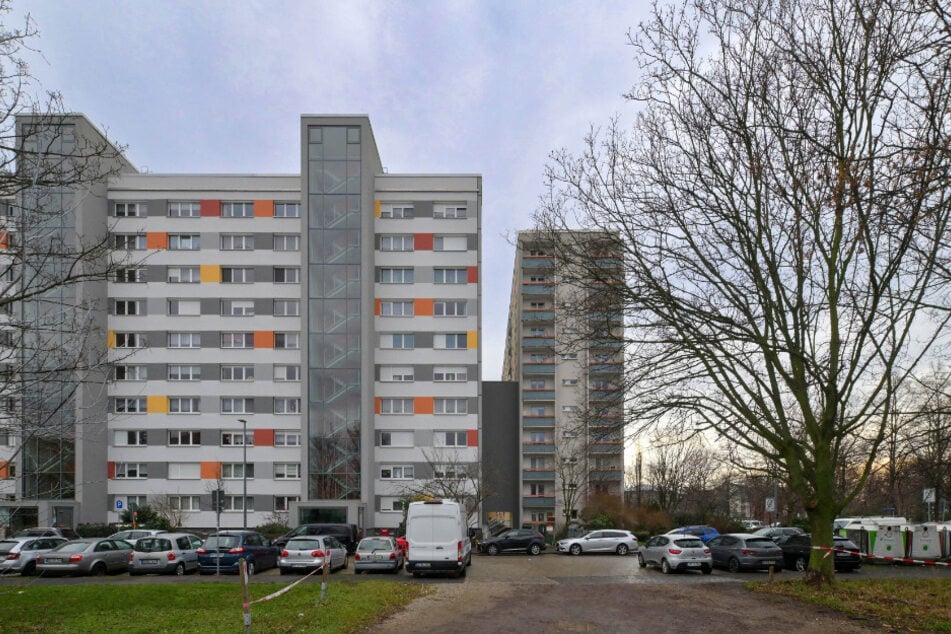 Diese Plattenbauten an der Florian-Geyer-Straße (am Käthe-Kollwitz-Ufer) hat wohl jeder Dresdner schon einmal gesehen.