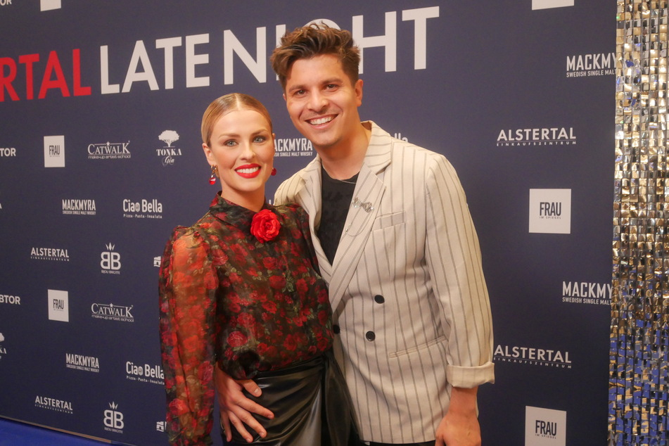 Patricija (27) und Alexandru Ionel (28) bei der "Late Night Shopping Party" in Hamburg.