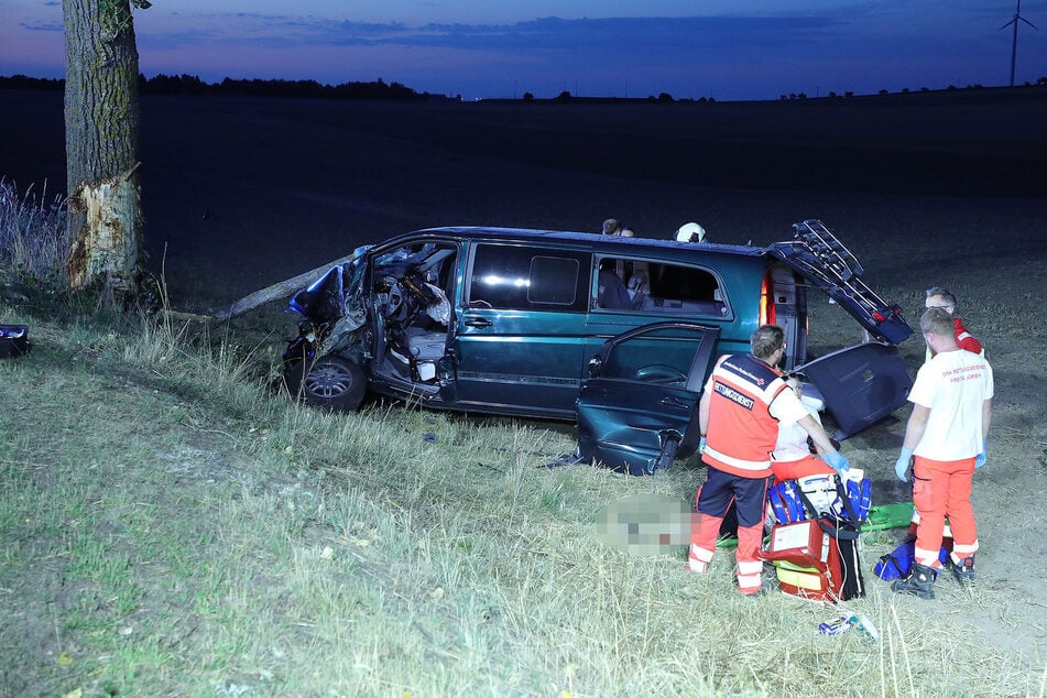 Der Fahrer (†62) erlag an der Unfallstelle seinen Verletzungen.