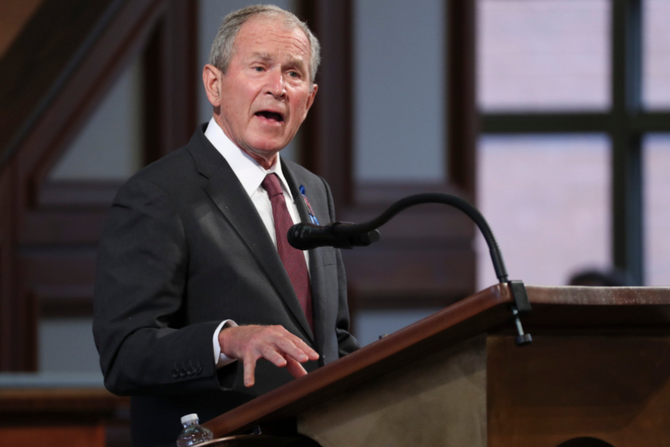 USA, Atlanta: Der ehemalige US-Präsident George W. Bush spricht bei der Trauerfeier für den verstorbenen Bürgerrechtler John Lewis in der Ebenezer Baptist Church.