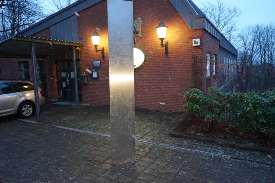 Der Monolith in Hamburg tauchte wieder auf.
