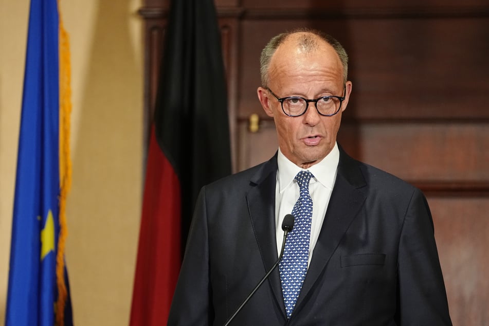 Bundeskanzler Friedrich Merz (69, CDU) gibt nach dem Spitzentreffen von US-Präsident Trump und dem ukrainischen Präsidenten Selenskyj mit europäischen Staats- und Regierungschefs im Weißen Haus.