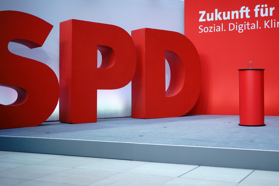 Gewaltverherrlichende Tweets? Juso-Vorstandsmitglied tritt zurück