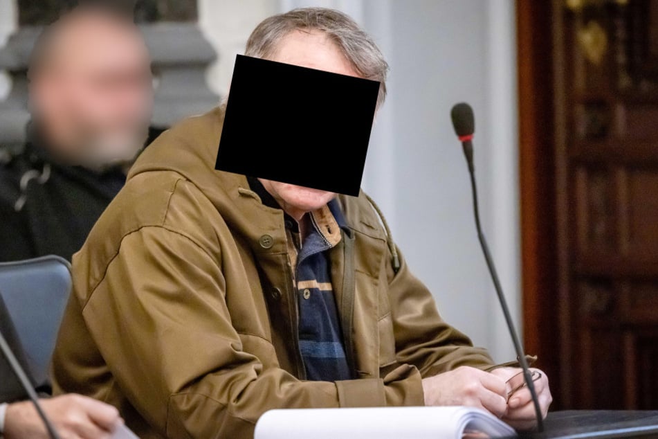 Alexander M. (68) gestand bereits, seinen Kumpel per Messer attackiert zu haben.