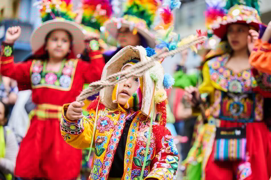 Der Kinderumzug findet traditionell einen Tag vor dem großen Umzug am Sonntag statt.