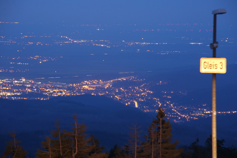 Blick auf Wernigerode: Im Harz soll es heute noch ungemütlich werden.