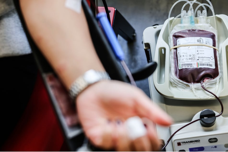 An heißen Tagen wird laut DRK weniger Blut gespendet. (Symbolfoto)
