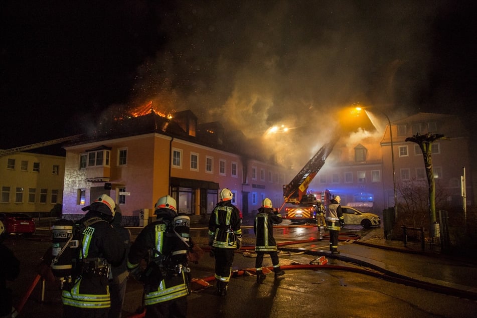 Der Brandanschlag auf das geplante Flüchtlingsheim im Husarenhof erschütterte 2016 ganz Deutschland.