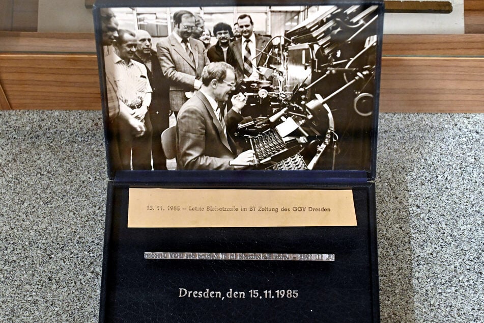 Am 15. November 1985 wurde die letzte SZ im Bleisatz gedruckt, danach wurde mit moderner Fotosatz-Technik gearbeitet.