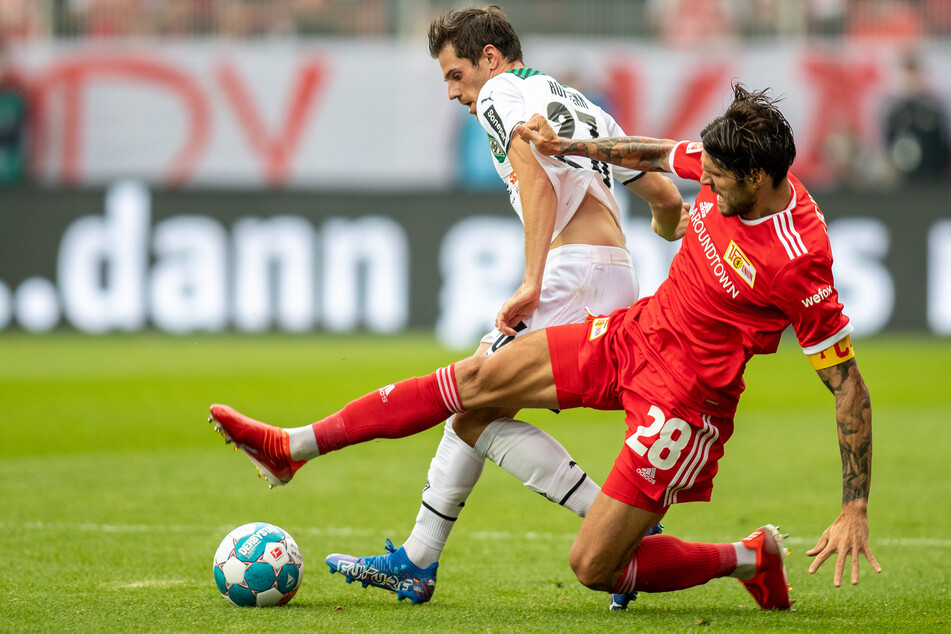 Christopher Trimmel (34, r.) vom 1. FC Union Berlin kämpft aktuell mit Österreich um die WM-Qualifikation.