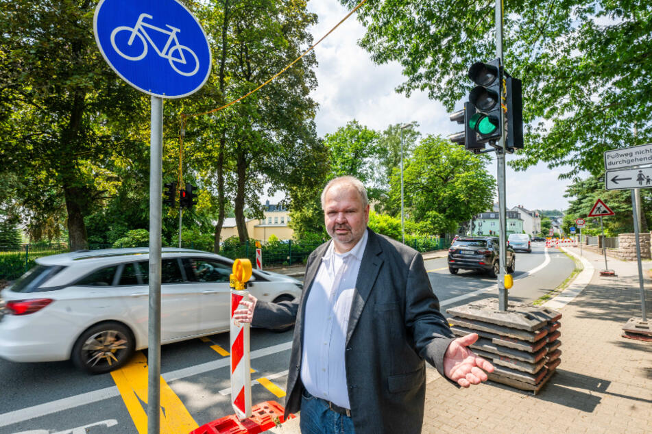 Ampel-Chaos in Rabenstein: Thomas Lange (54) vor der Anlage Ahnertstraße.