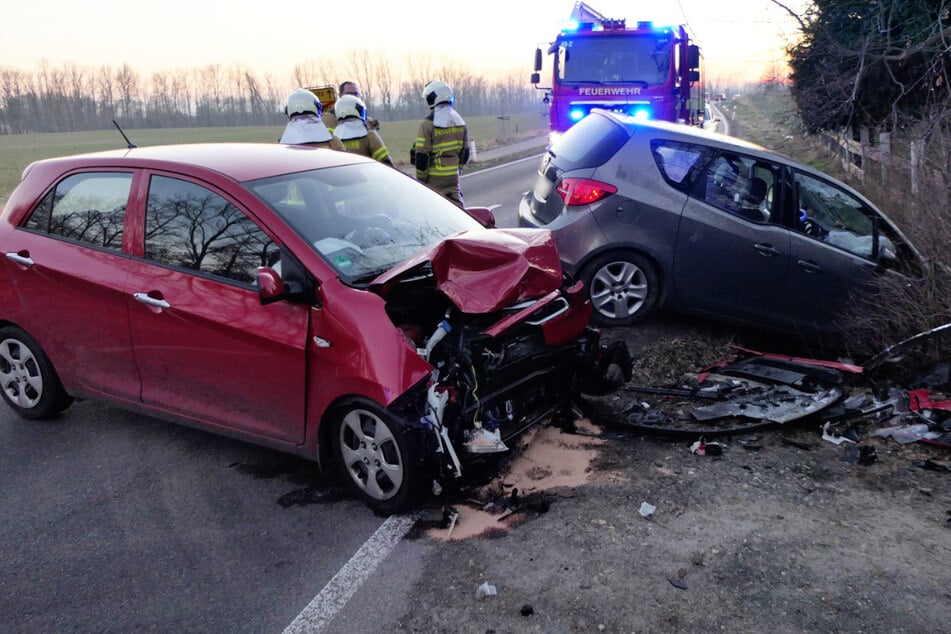Opel nimmt Kia die Vorfahrt: Ein Verletzter (84) bei Unfall nahe Grimma