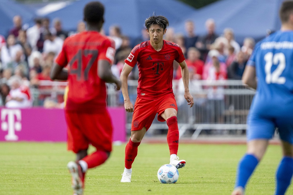 Auch Hiroki Ito stand zum ersten Mal für den FC Bayern auf dem Rasen.