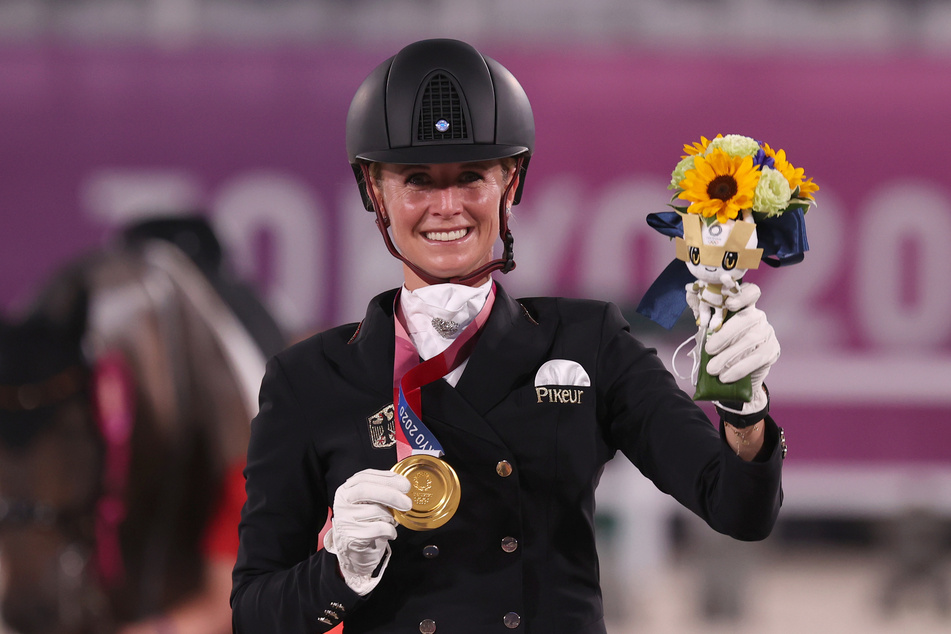 2021 holte Jessica von Bredow-Werndl Gold im Einzel und mit der Mannschaft. Diesen Erfolg will sie jetzt wiederholen.