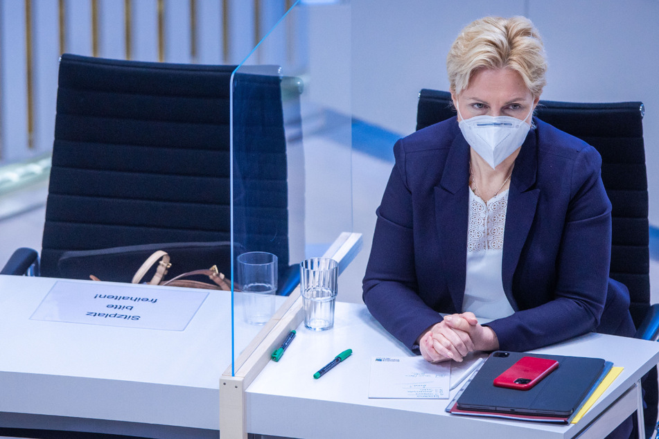 Die SPD unter Ministerpräsidentin Manuela Schwesig (46) verliert in der Gunst der Wähler.